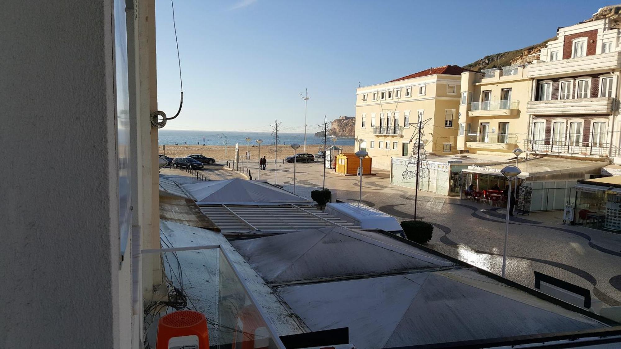 By The Sea - Nazare Bed & Breakfast Luaran gambar