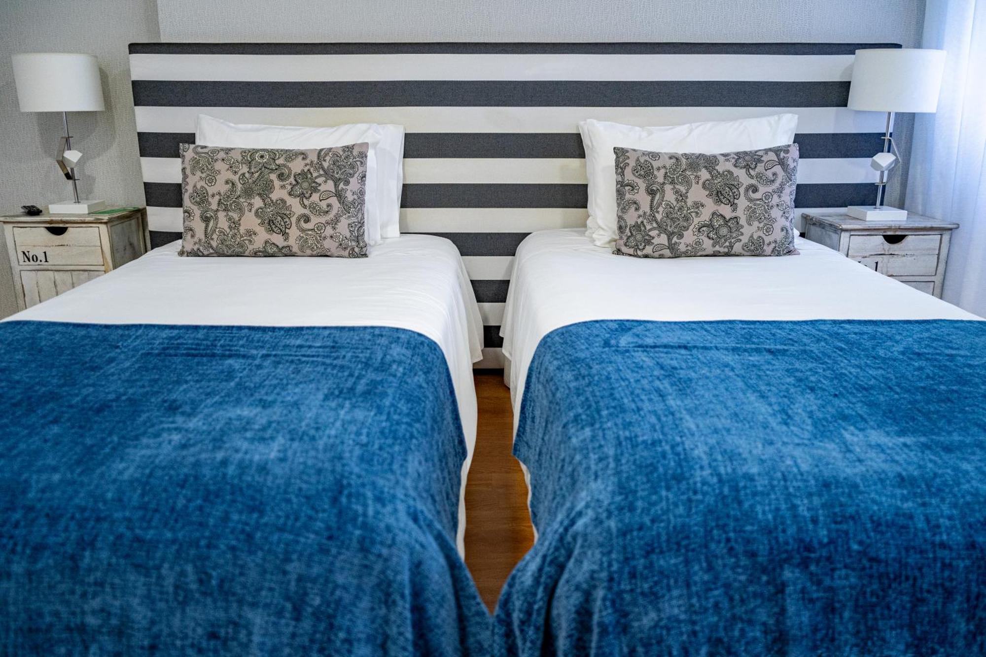 By The Sea - Nazare Bed & Breakfast Luaran gambar