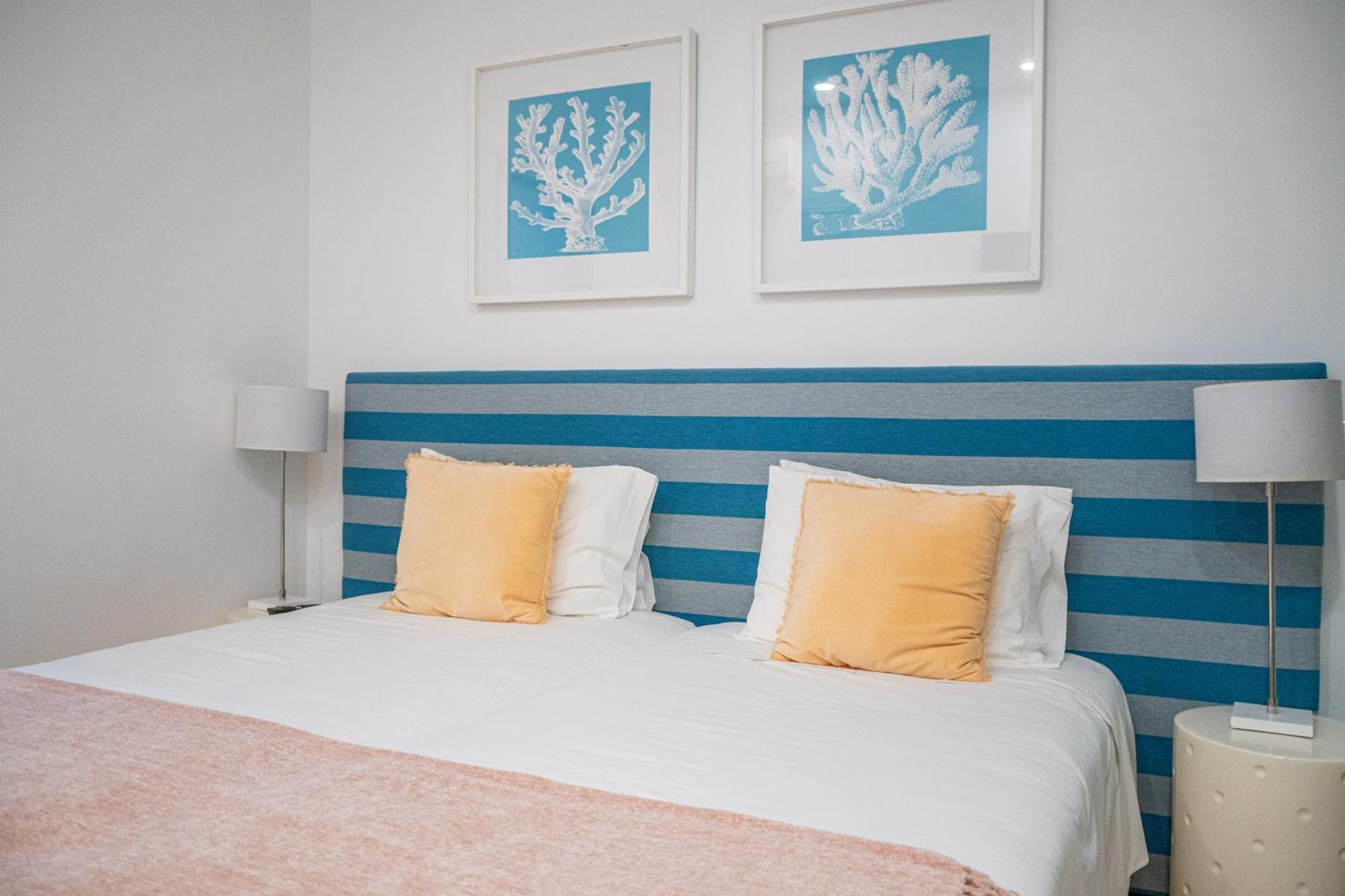 By The Sea - Nazare Bed & Breakfast Luaran gambar