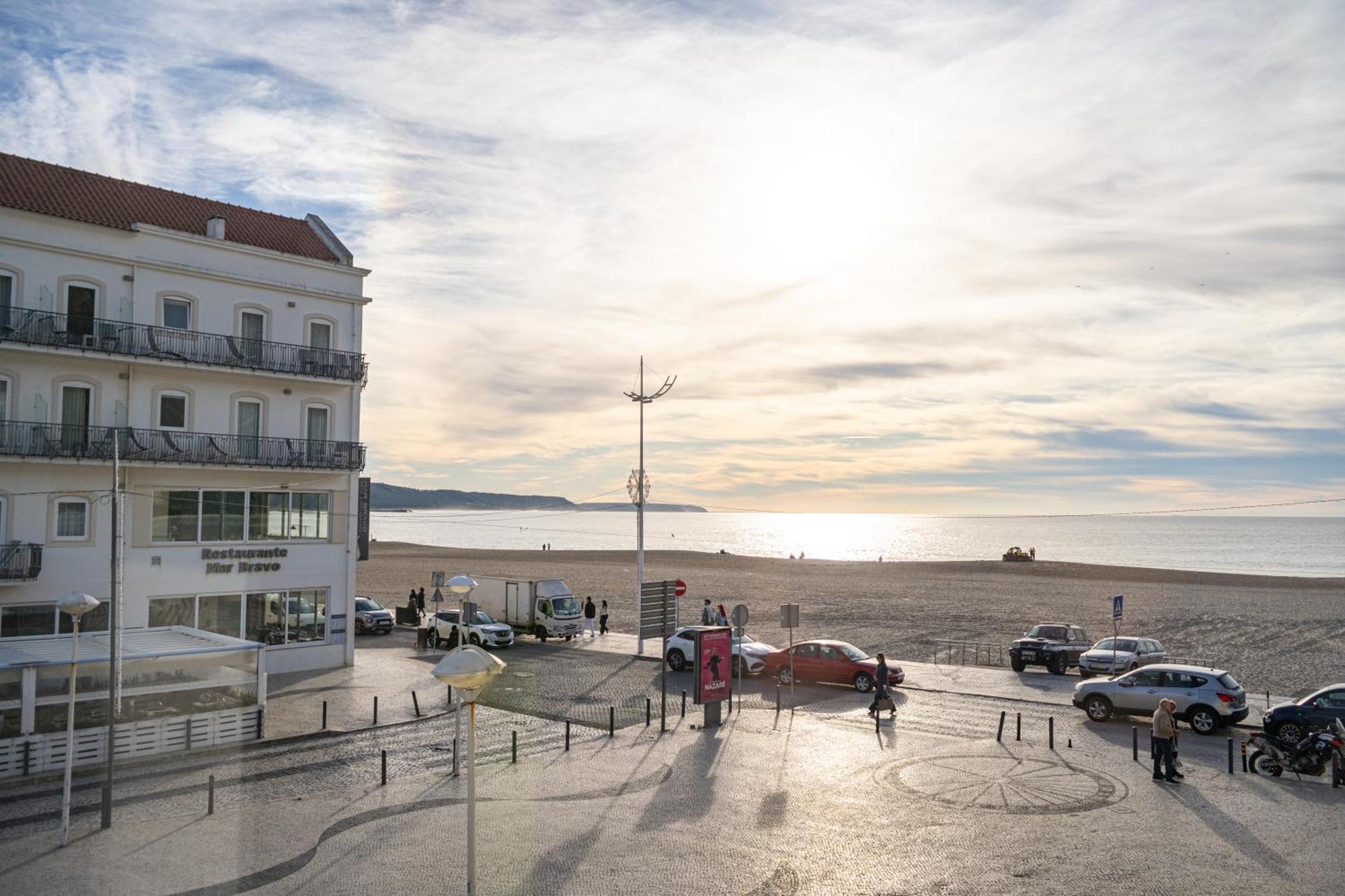 By The Sea - Nazare Bed & Breakfast Luaran gambar