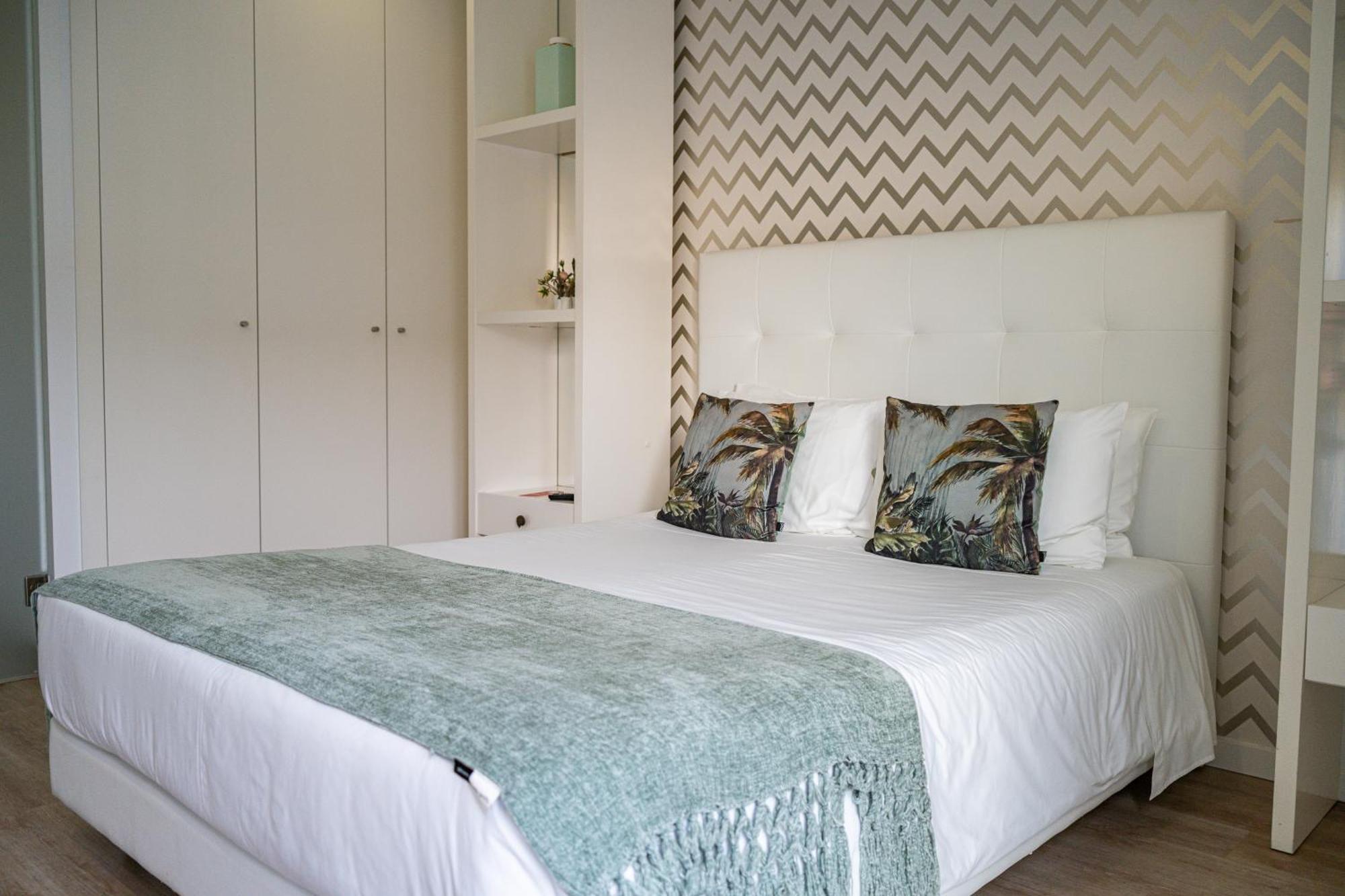 By The Sea - Nazare Bed & Breakfast Luaran gambar