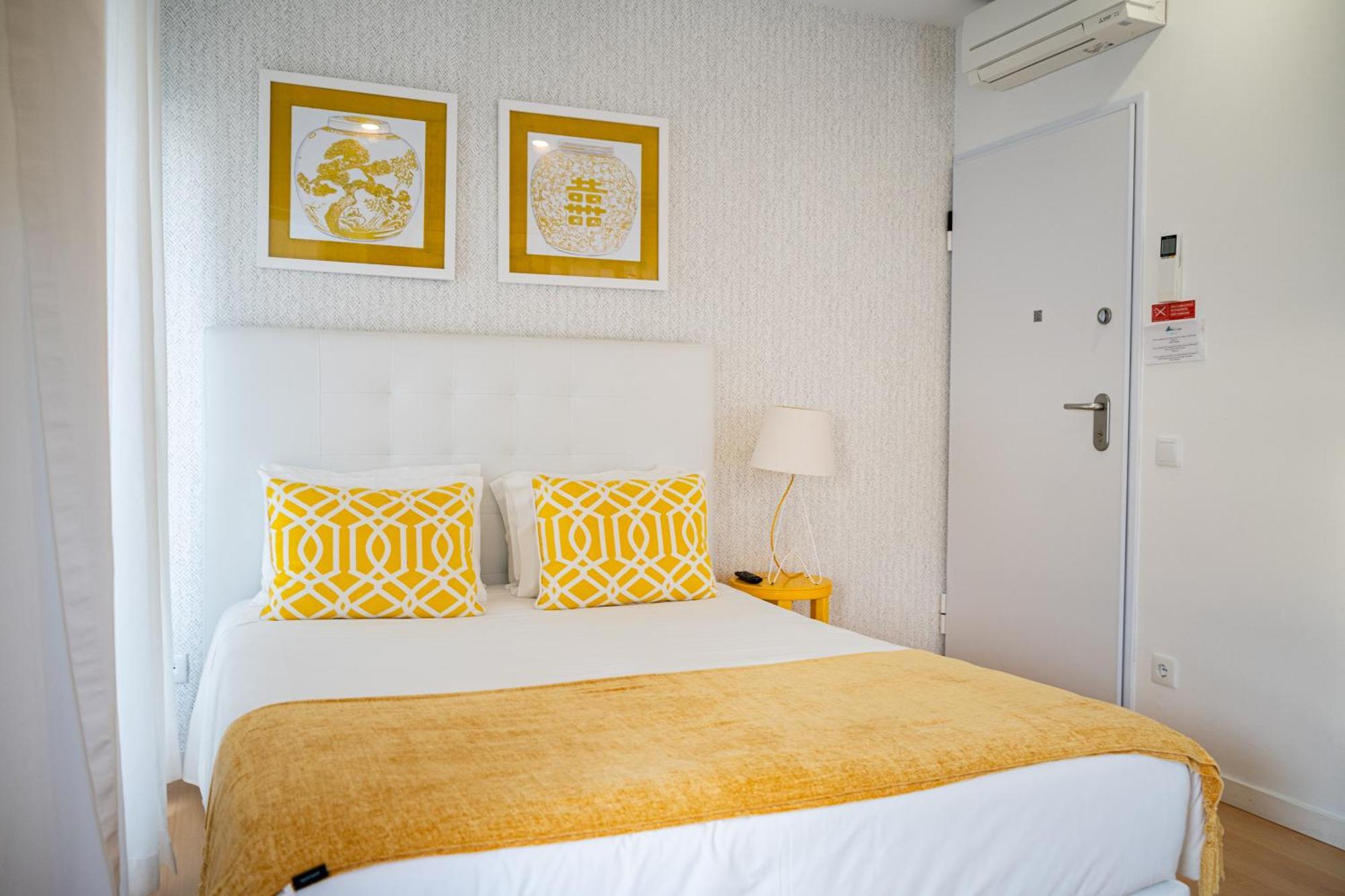 By The Sea - Nazare Bed & Breakfast Luaran gambar