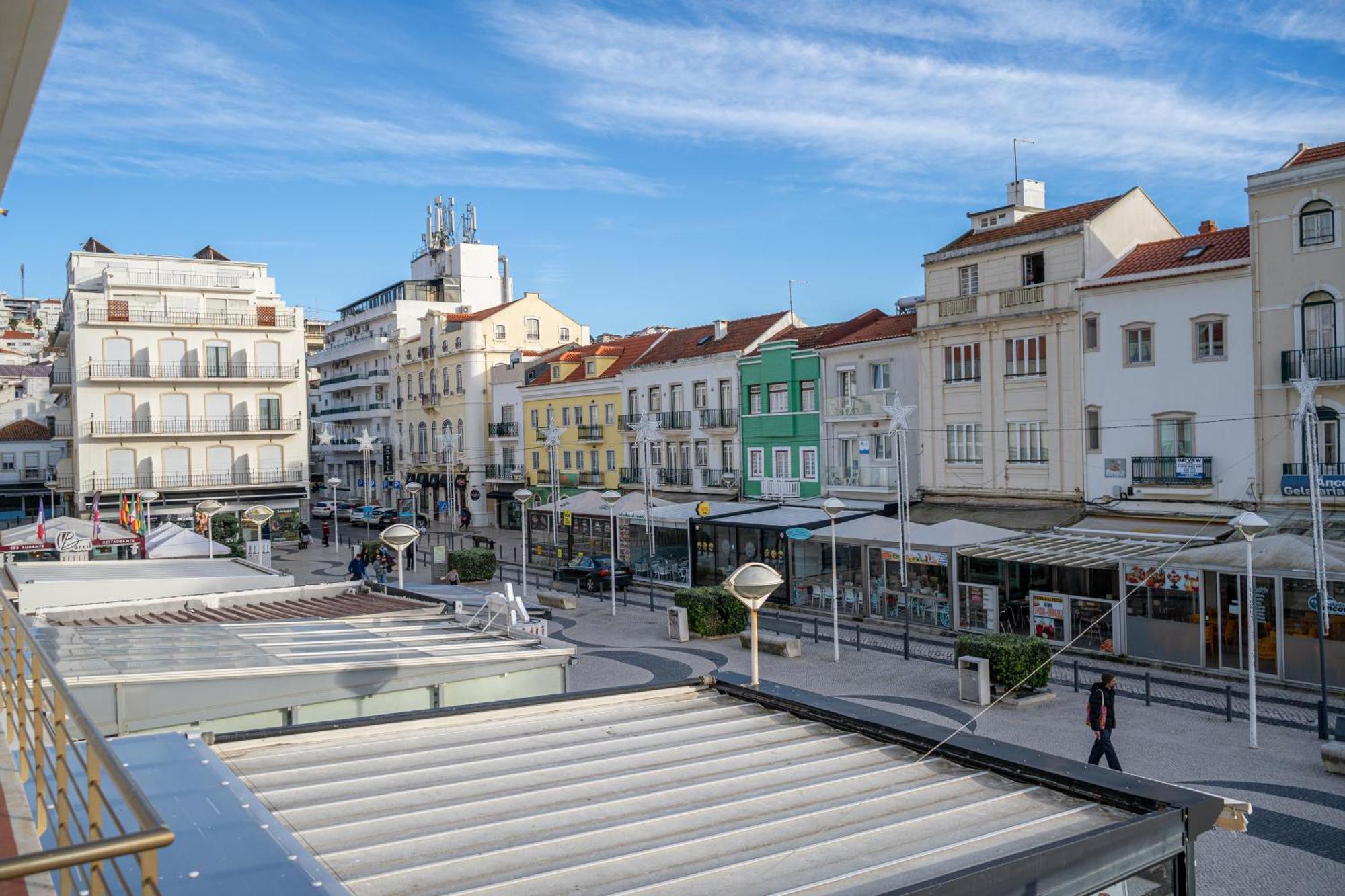 By The Sea - Nazare Bed & Breakfast Luaran gambar