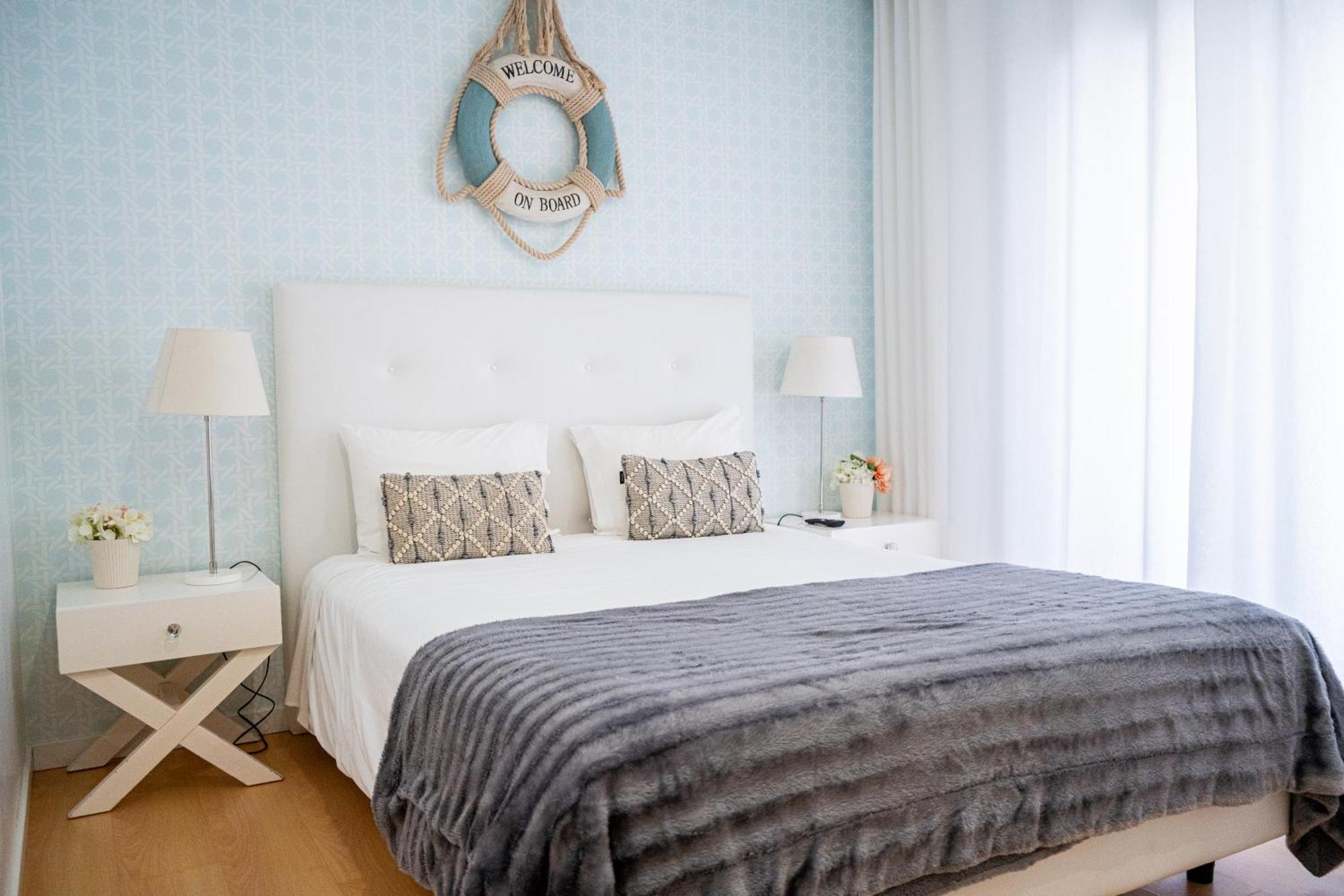 By The Sea - Nazare Bed & Breakfast Luaran gambar
