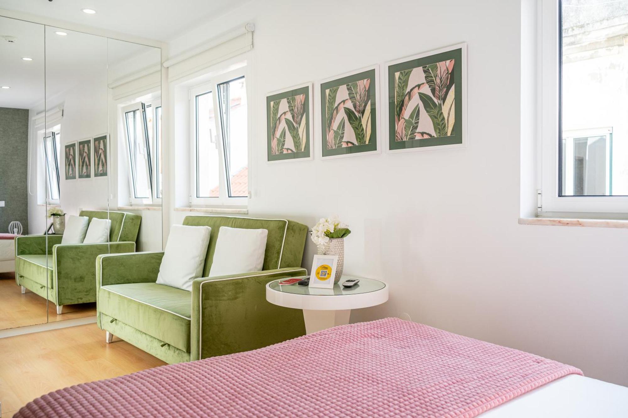 By The Sea - Nazare Bed & Breakfast Luaran gambar