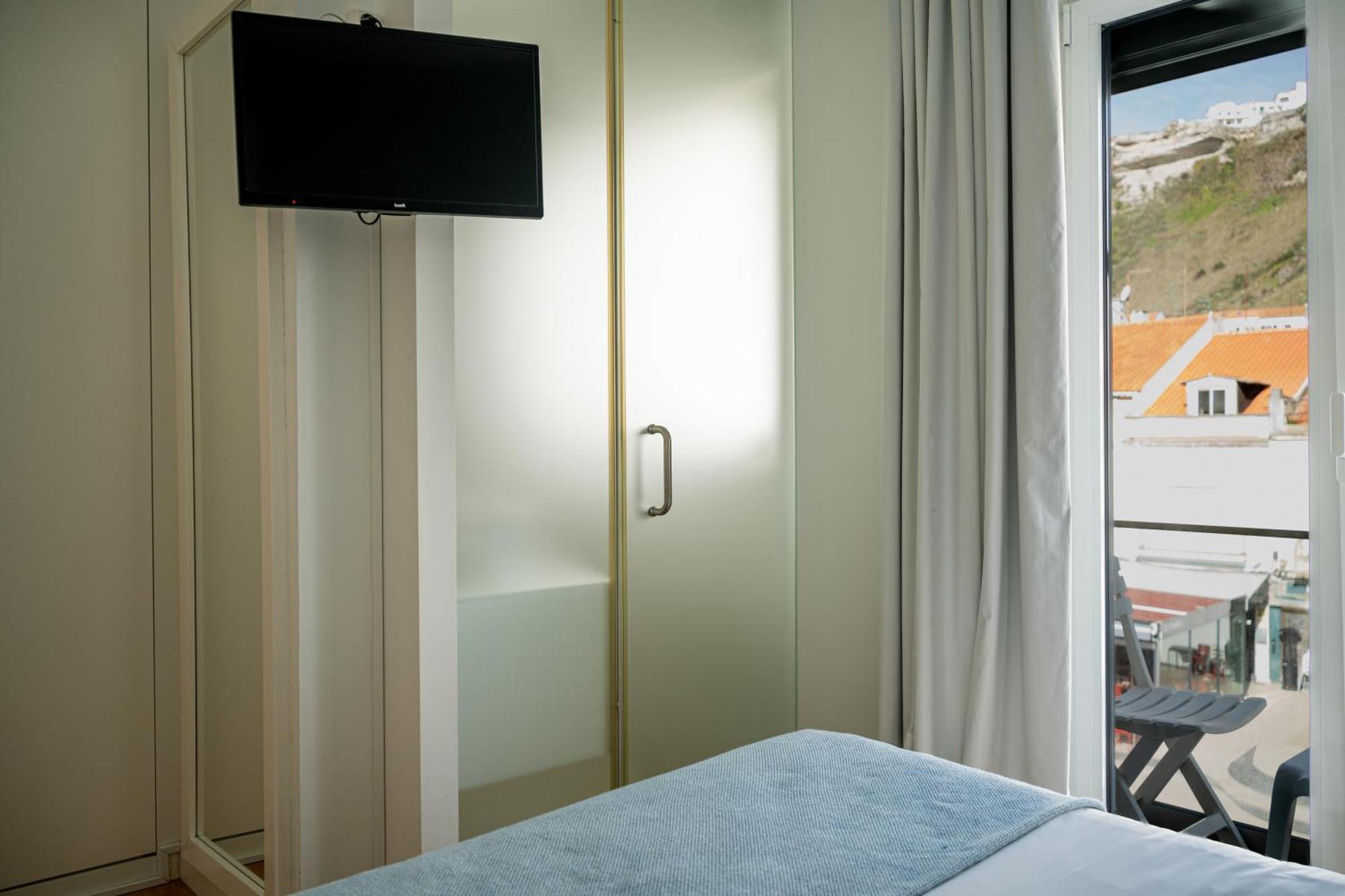 By The Sea - Nazare Bed & Breakfast Luaran gambar
