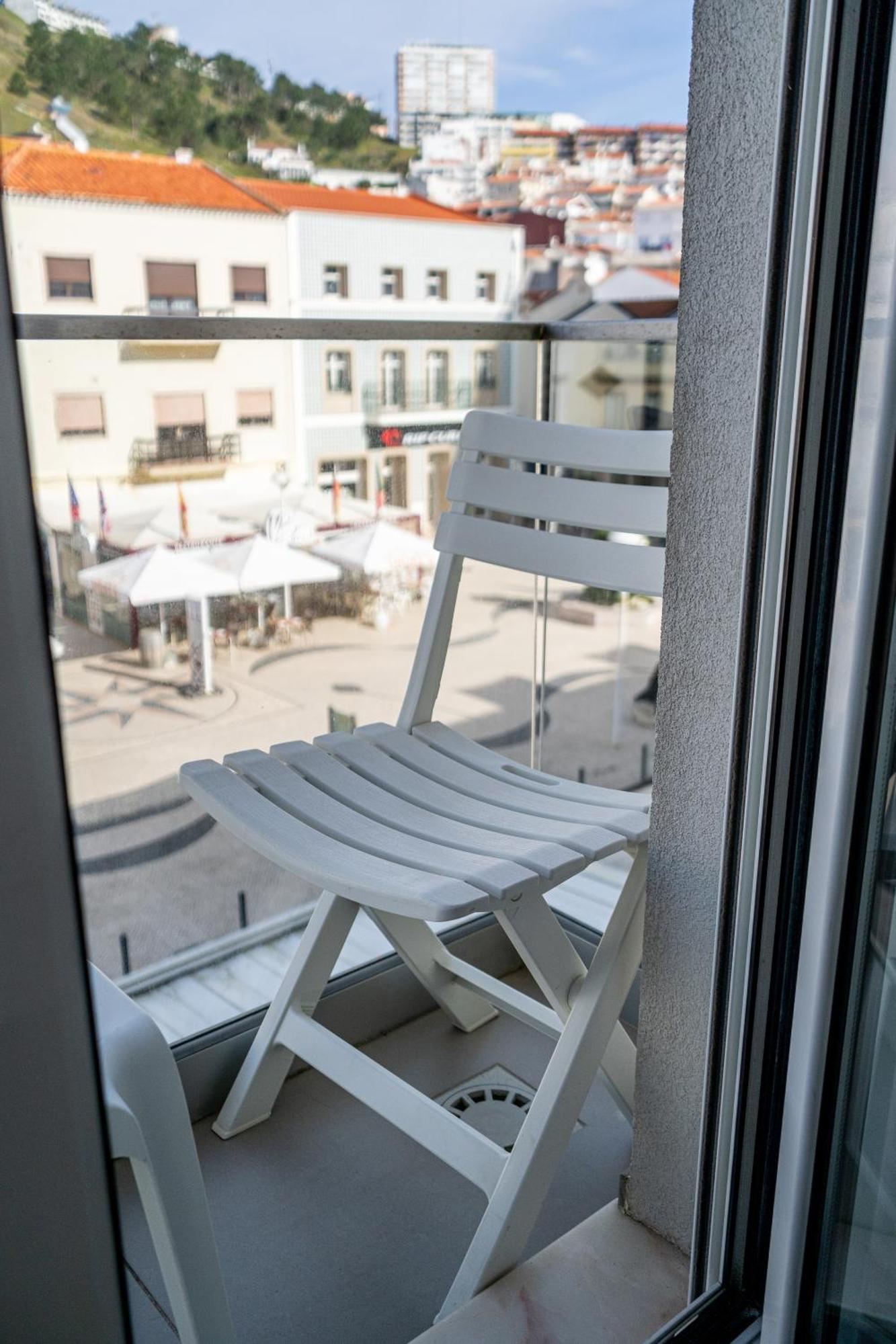 By The Sea - Nazare Bed & Breakfast Luaran gambar