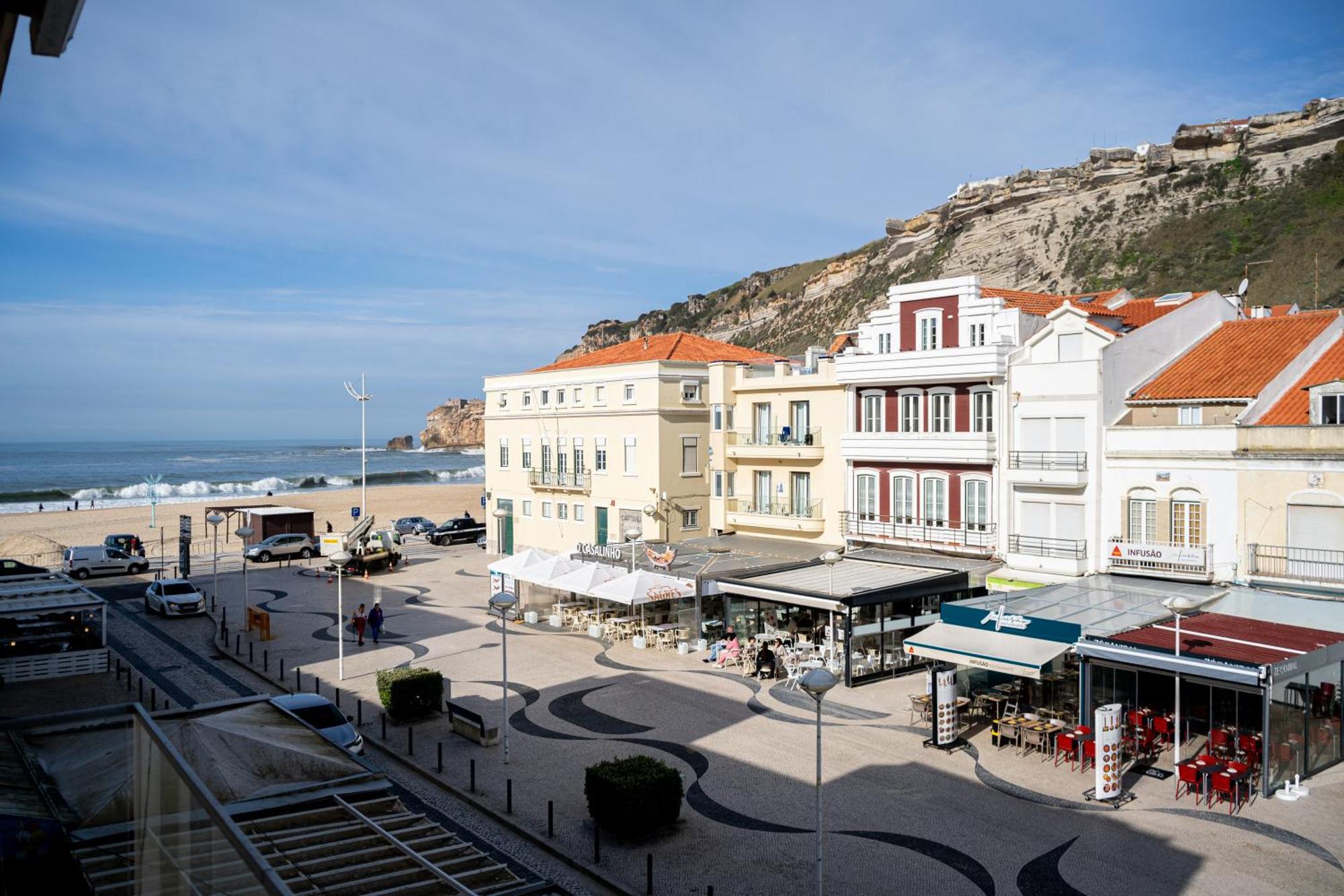 By The Sea - Nazare Bed & Breakfast Luaran gambar