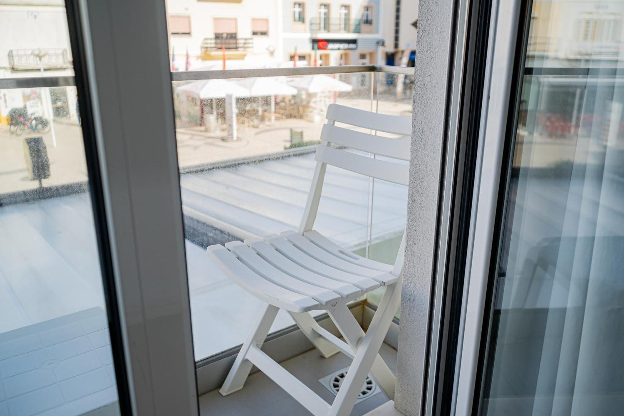 By The Sea - Nazare Bed & Breakfast Luaran gambar
