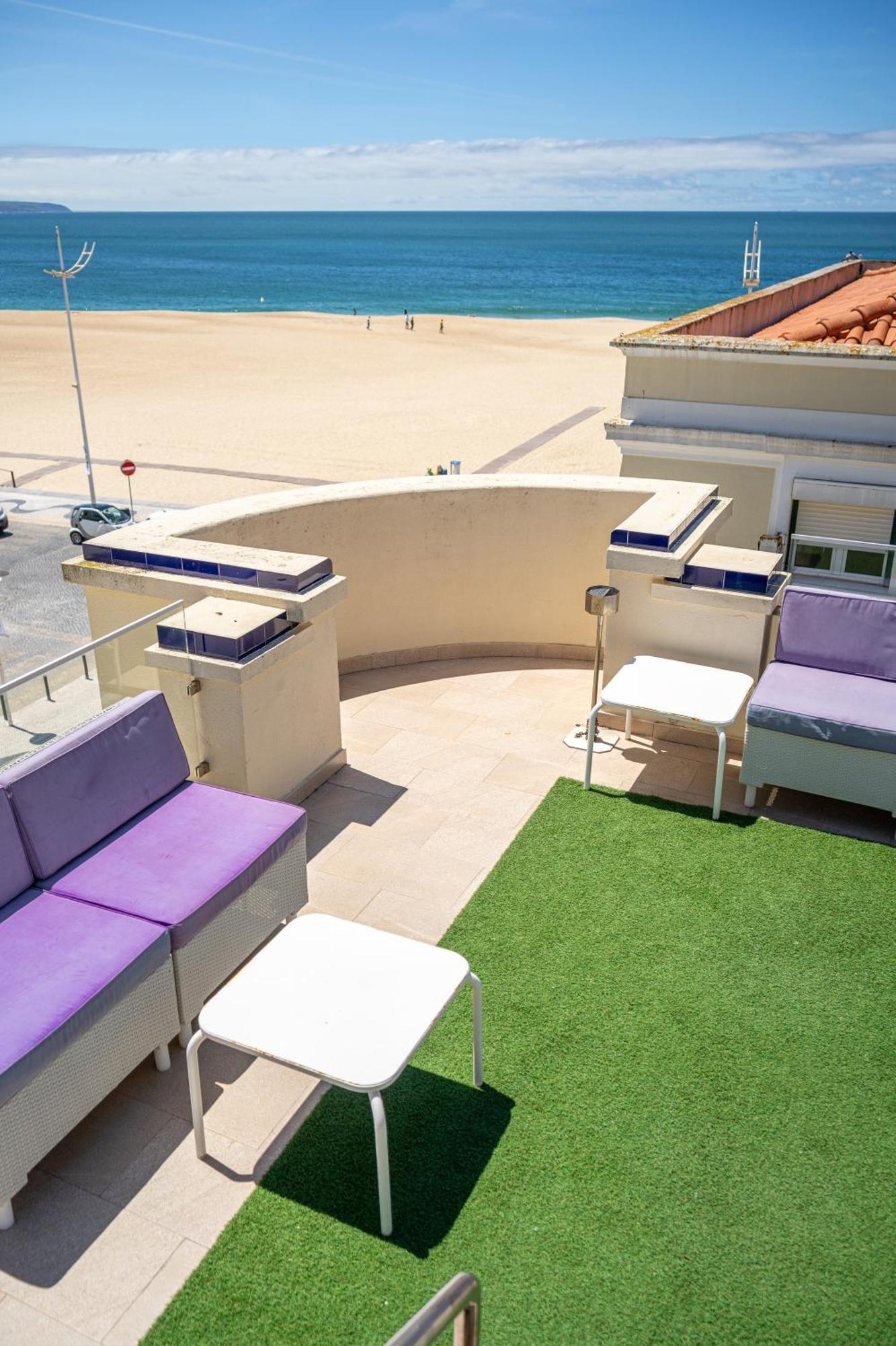 By The Sea - Nazare Bed & Breakfast Luaran gambar